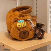 Bolsa bag Mini Capivara Infantil Pelúcia Porta Maquiagem Objetos Cor Marrom