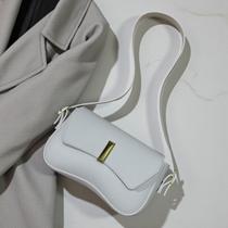Bolsa baguete de ombro com regulagem nas alças tendencia para o dia a dia, passeios, festas versatil moderna e atemporal Bolsa baguete de ombro com regulagem nas alças tendencia para o dia a dia, passeios, festas versatil moderna e atemporal