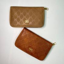 Bolsa carteira de mão detalhe relevo pontilhado tendência feminina