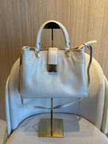 Bolsa classe couro off com fecho dourado Bolsa classe couro off com fecho dourado