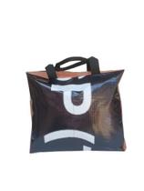 Bolsa De Calçado Feito Com Lona De Painel Publicitário, Com Zíper e Alça De Nylon. Resistente e Impermeável. Bolsa De Calçado Feito Com Lona De Painel Publicitário, Com Zíper e Alça De Nylon. Resistente e Impermeável.
