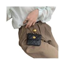 Bolsa De Cintura Mini Romboidal Feminina Com Corrente De Bolinhas Douradas, Bolsa Transversal Leve E Bolsa De Cintura Mini Romboidal Feminina Com Corrente De Bolinhas Douradas, Bolsa Transversal Leve E