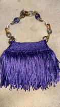 Bolsa de franjinha com alça corrente resina colorida