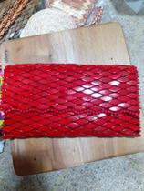 Bolsa de mão em madeira artesanal Bolsa de mão em madeira artesanal