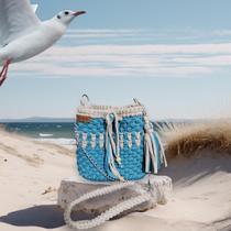 Bolsa Docinho - Bolsa feita com fio de malha em crochê.