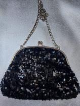 Bolsa em paetê preta