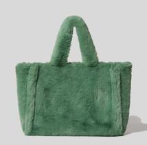 Bolsa em pelúcia ( só encomenda)