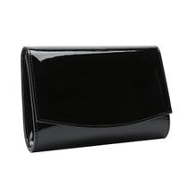 Bolsa embreagem CHARMING TAILOR com aba de couro envernizado preta Bolsa embreagem CHARMING TAILOR com aba de couro envernizado preta