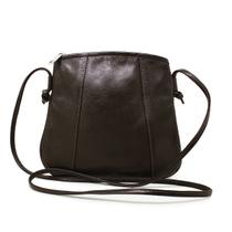 Bolsa Feminina a Tiracolo de Couro Laila Bolsa Feminina a Tiracolo de Couro Laila