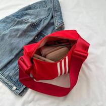 Bolsa feminina casual e esportiva leve c/ grande capacidade Bolsa feminina casual e esportiva leve c/ grande capacidade