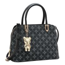 Bolsa Feminina Chenson CG85386 Monograma Elemento Gráfico Cor:Preto Bolsa Feminina Chenson CG85386 Monograma Elemento Gráfico Cor:Preto