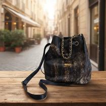 Bolsa Feminina Couro Bovino Genuíno com Pêlo Animal Exclusivo - Luxo e Estilo