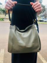 Bolsa feminina couro legítimo, marca Ongaratto, alça de mão e tiracolo Bolsa feminina couro legítimo, marca Ongaratto, alça de mão e tiracolo