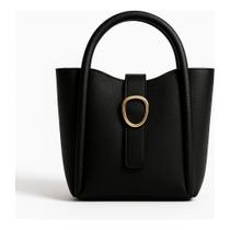 Bolsa Feminina Estruturada com Alças Firmes e Design Atemporal Bolsa Feminina Estruturada com Alças Firmes e Design Atemporal