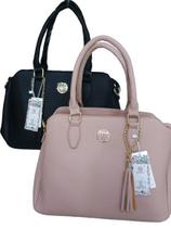 Bolsa Feminina Estruturada com Pingente e Detalhe em Metal Elegante e Moderna