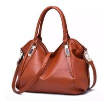 Bolsa Feminina Grande Couro Espaçosa Elegante Passeio Novo Bolsa Feminina Grande Couro Espaçosa Elegante Passeio Novo