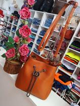Bolsa feminina material sintético cor caramelo
