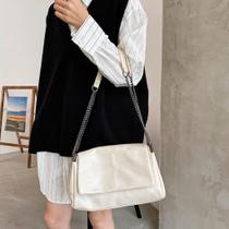 Bolsa Feminina Média De Alça Transversal Reforçada Lateral