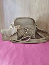 Bolsa Feminina Pequena De Alça Transversal Com Fecho E Zip Na Cor Marron Claro Bolsa Feminina Pequena De Alça Transversal Com Fecho E Zip Na Cor Marron Claro