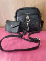 Bolsa Feminina Pequena De Alça Transversal Com Ziper E Fecho Na Cor Preta Bolsa Feminina Pequena De Alça Transversal Com Ziper E Fecho Na Cor Preta