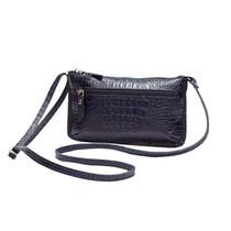 Bolsa Feminina Transversal Pequena Leve Compacta Couro Legítimo Madamix Bolsa Feminina Transversal Pequena Leve Compacta Couro Legítimo Madamix