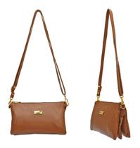 Bolsa Feminina Transversal Pequena Marrom Claro em Couro Alça Comprida Regulável 5 Divisões Internas Madamix Bolsa Feminina Transversal Pequena Marrom Claro em Couro Alça Comprida Regulável 5 Divisões Internas Madamix