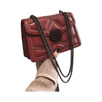 Bolsa Feminina Vintage Pequena - Couro PU, Rebites e Design Crossbody