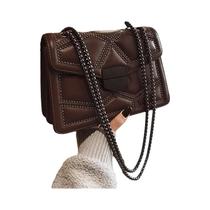 Bolsa Feminina Vintage Pequena - Couro PU, Rebites e Design Crossbody