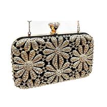 Bolsa Festa Clutch Fundo Preto Desenhada em Flores e Strass