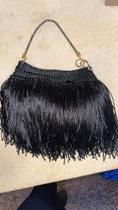 Bolsa Franjinha com alça brilhante preta