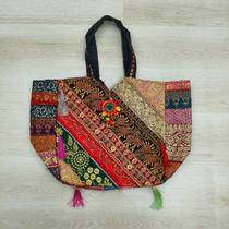 Bolsa Grande com Ziper Indiana Bordada Patchwork Miçangas -