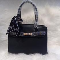 Bolsa lateral e mão Bolsa lateral e mão