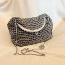 Bolsa Lateral em Crochê com Fecho Vovó Prateado