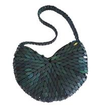 Bolsa Madeira Verde Meia Lua Alça de Ombro Corte V 29cm Bolsa Madeira Verde Meia Lua Alça de Ombro Corte V 29cm