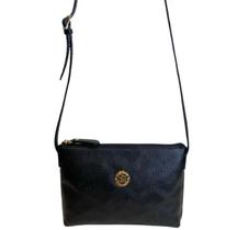 Bolsa manu em couro preto tressê Bolsa manu em couro preto tressê