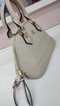 Bolsa Média satchel bege croco apre com detalhes fivelas material sintético para dia a dia Bolsa Média satchel bege croco apre com detalhes fivelas material sintético para dia a dia