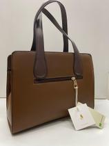 Bolsa na cor marrom com alça e zioer na parte de trás - Veryrio