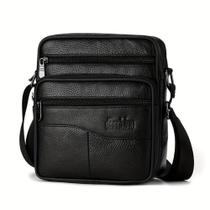 Bolsa na cor preta, masculina, bolsa em material sintético, super elegante.