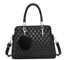 Bolsa preta com chaveiro Bolsa preta com chaveiro