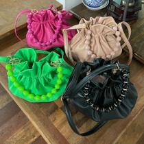 Bolsa saco c corrente bolinha Bolsa saco c corrente bolinha