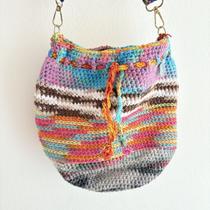 Bolsa Saco Lateral Colorida estilo Italiana em Crochê