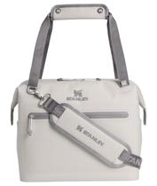 Bolsa Térmica Stanley All Day Julienne 12 Quartos para 20 Latas Bolsa Térmica Stanley All Day Julienne 12 Quartos para 20 Latas