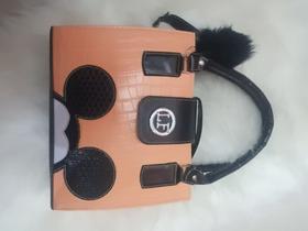 Bolsa tira colo Mickey com chaveiro, tamanho médio! Bolsa tira colo Mickey com chaveiro, tamanho médio!