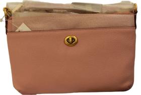 Bolsa tiracolo Coach Polly em couro pebble polido cor carnation