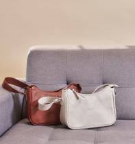 Bolsa Tiracolo Meia Lua Couro Caramelo Bolsa Tiracolo Meia Lua Couro Caramelo