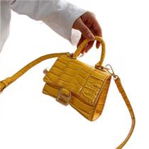 Bolsa Tiracolo Xotind Feminina - Couro PU Amarelo - Elegante