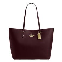 Bolsa Tote Coach Town em Couro Granulado com Fecho de Pressão Bolsa Tote Coach Town em Couro Granulado com Fecho de Pressão