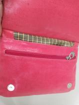 Bolsa transversal em couro ,na cor coral Bolsa transversal em couro ,na cor coral