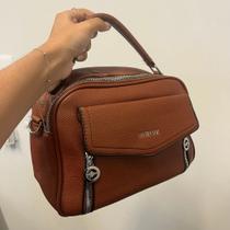 Bolsa Transversal Grande com Chaveiro Marrom Bolsa Transversal Grande com Chaveiro Marrom