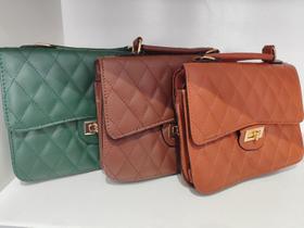 Bolsa Transversal Matelassê Com Alça Corrente